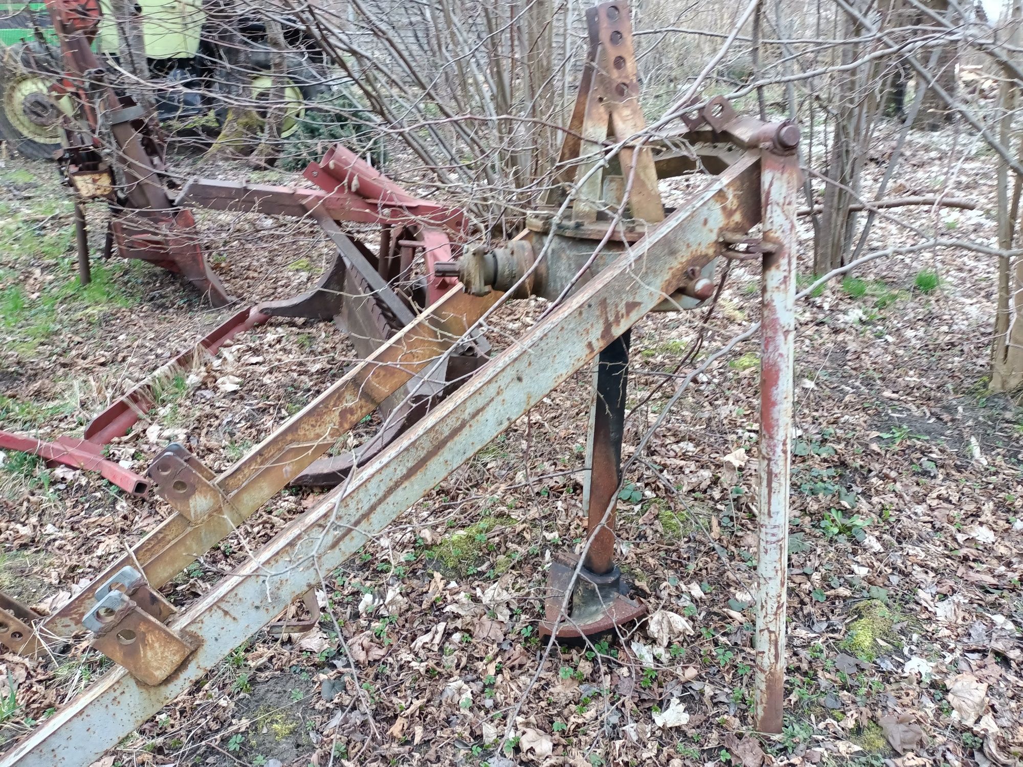 Przyczepa leśna ,dzwig farmi , wiertło do ciągnika