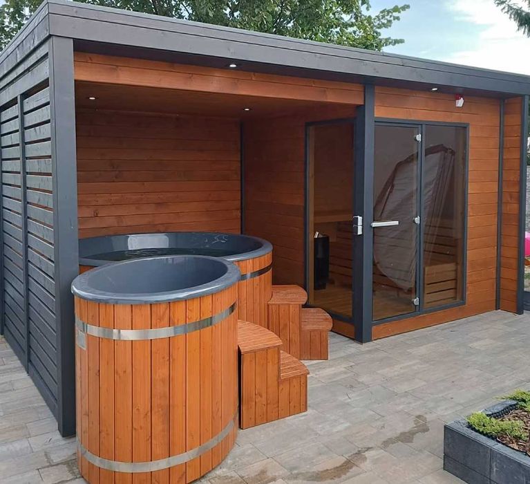 sauna ogrodowa z miejscem na balie, nowoczesne spa zewnętrzne premium