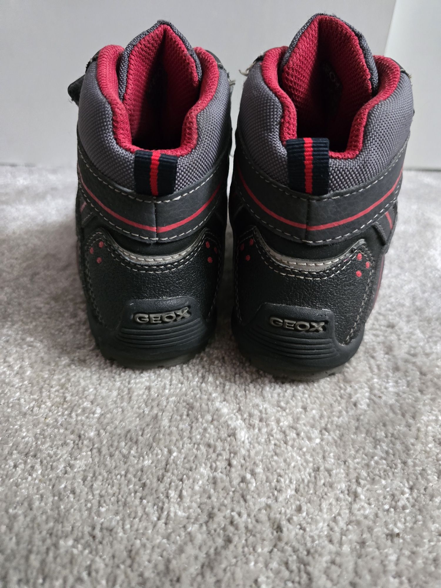 Buty botki  dziecięce  Geox rozmiar 28 na rzepy
