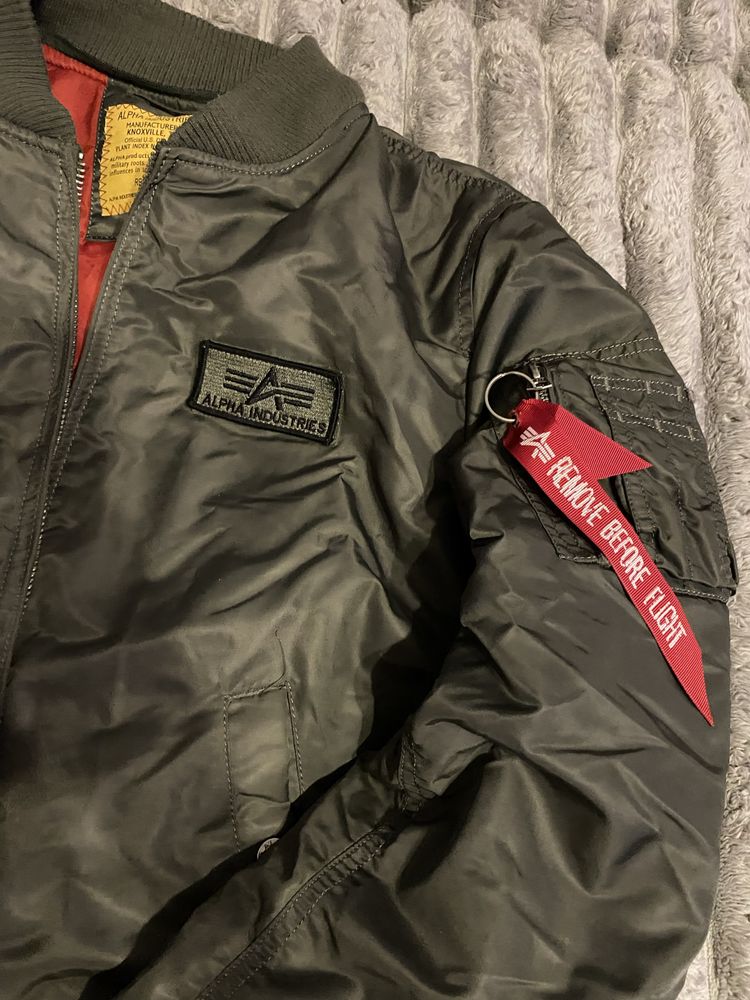 Бомбер alpha industries куртка