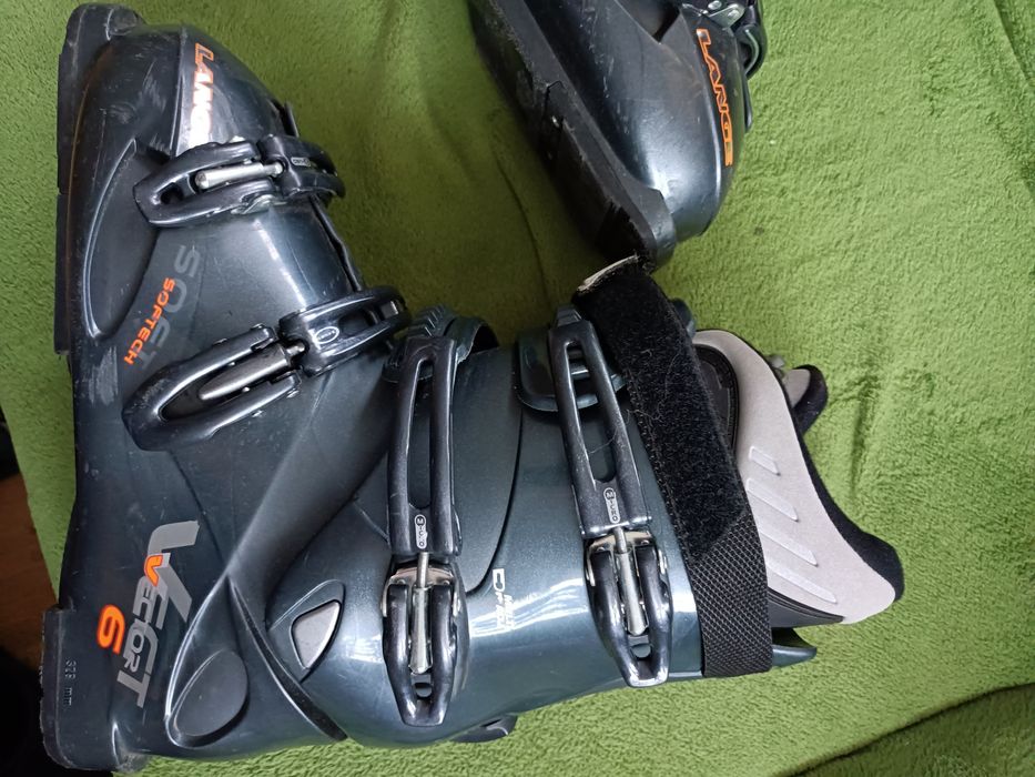 Witam.SPRZEdam buty Lange Vector 6 
Witam.
Sprzedam buty narciarskie L