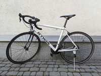 Btwin Triban 300 (rozmiar 57 - L/XL)