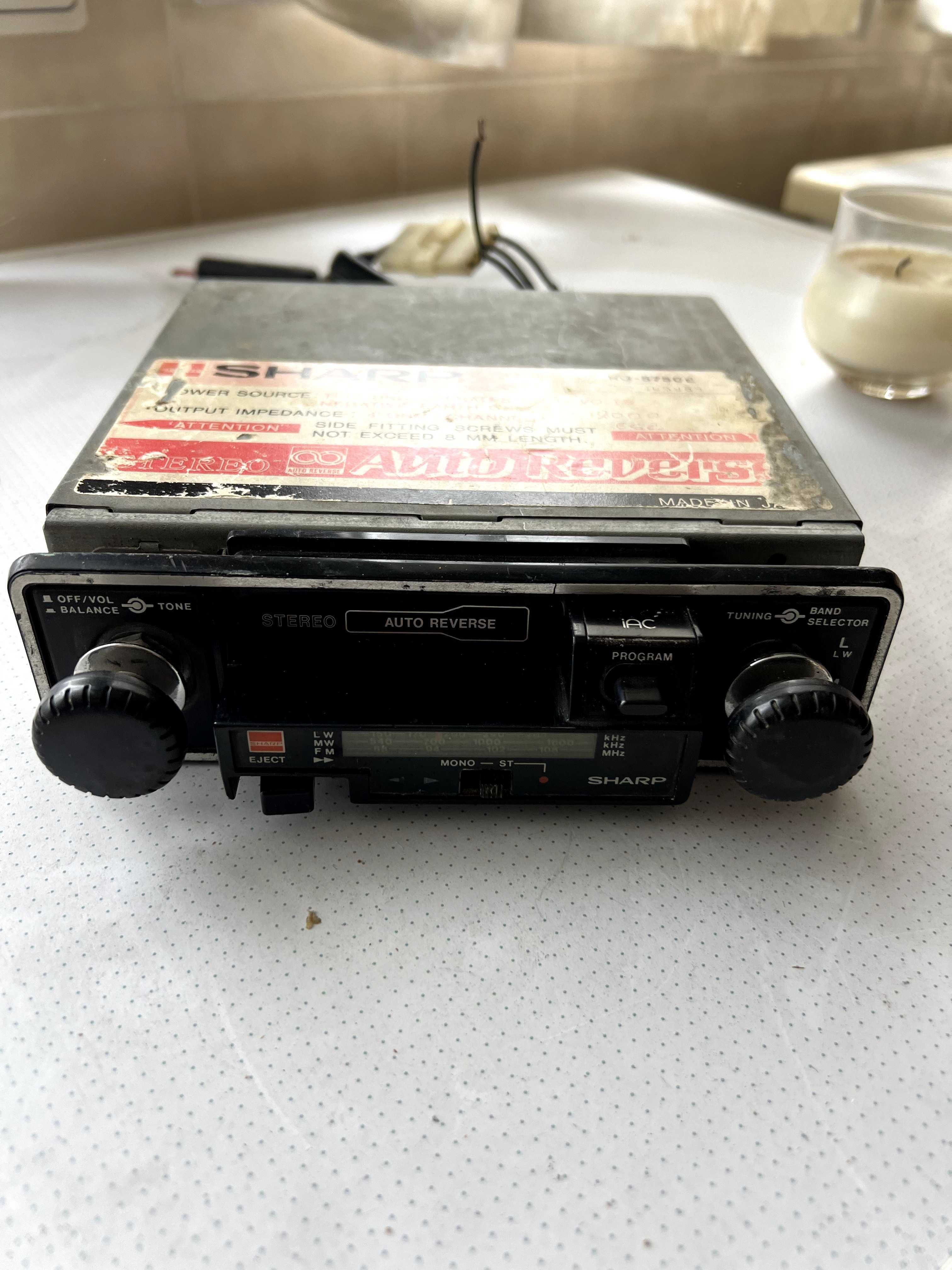 Auto Radio SHARP com leitor de K7 Vintage.
