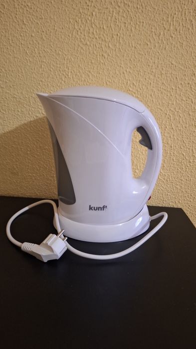 Jarra Elétrica Kunft. Aquecedor de água