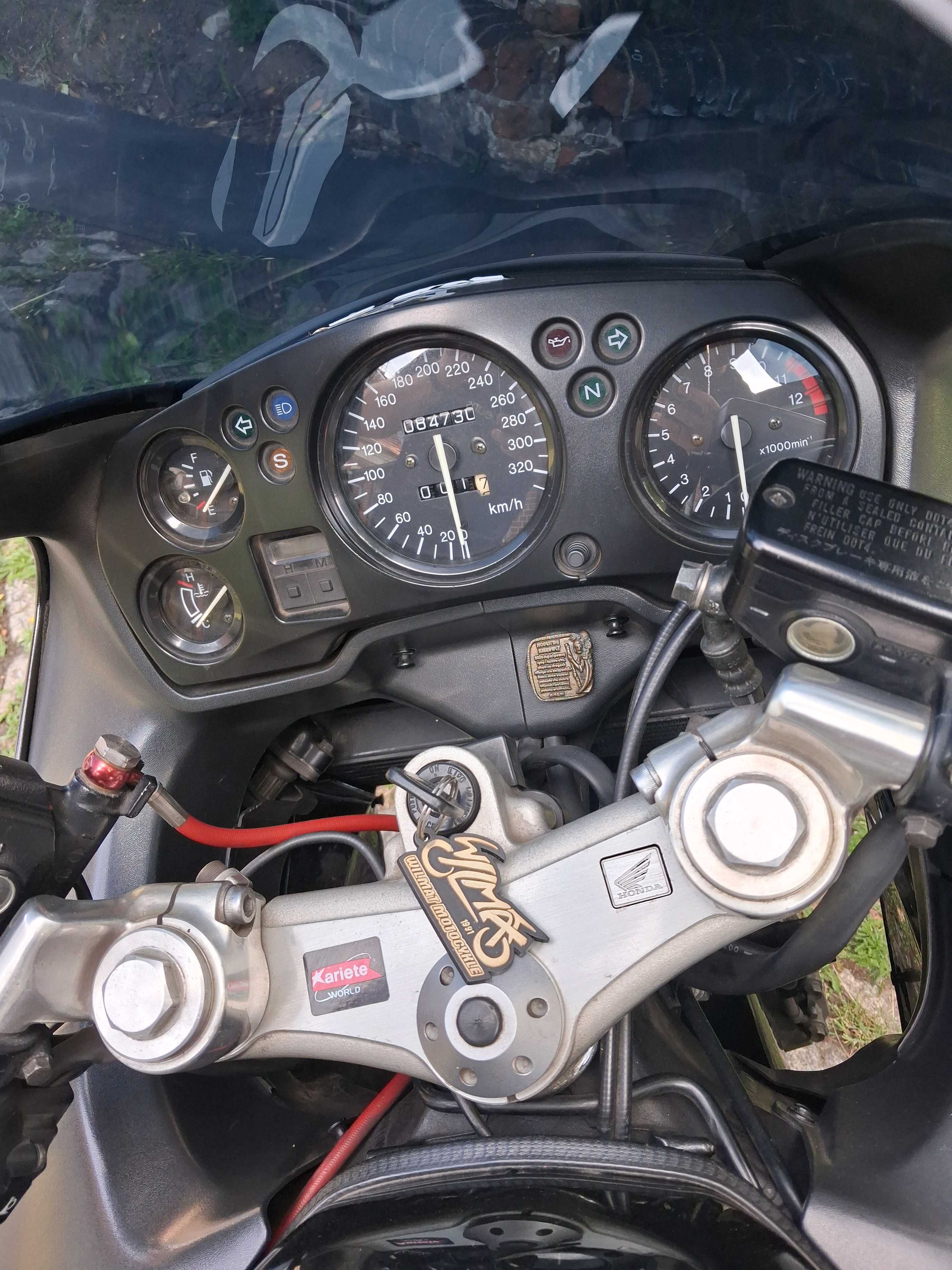 Honda CBR 1100 XX blackbird zadbana 6 lat w jednych rękach
