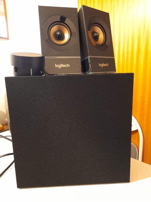 Colunas Logitech 2.1 - 120W [COMO NOVAS]