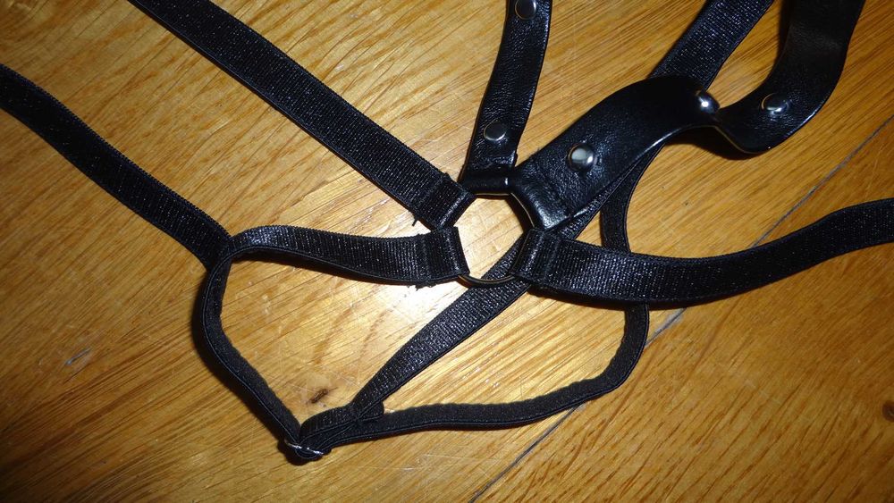 Bielizna erotyczna, body 2XL sexi, ćwieki, lateks, paski, strapsy