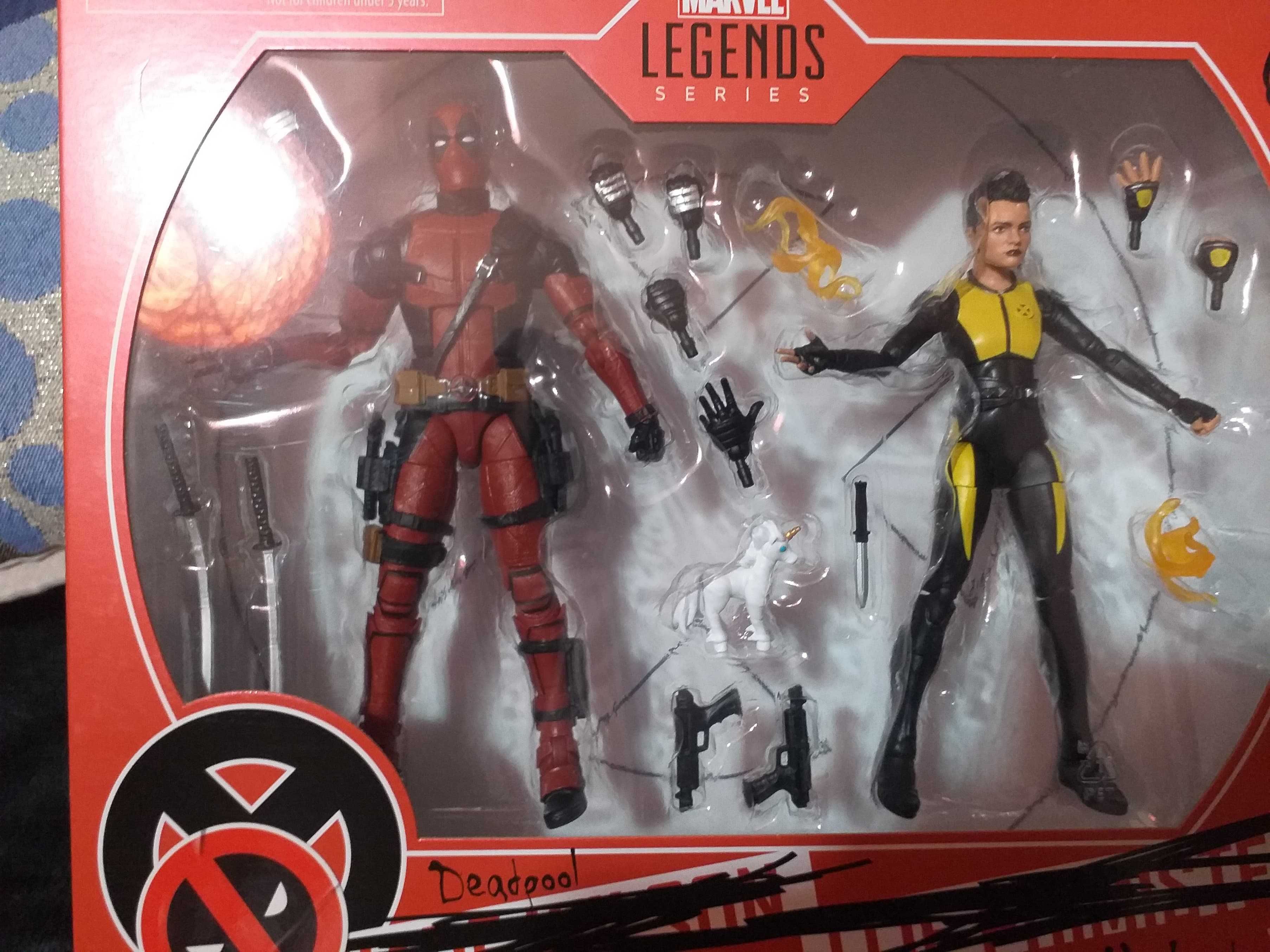 Figuras marvel legends pack deadpool e negasonic