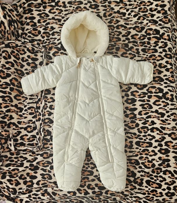 Dkny Kombinezon zimowy biały 3 - 6 msc newborn niemowlak 68 chrzest pr