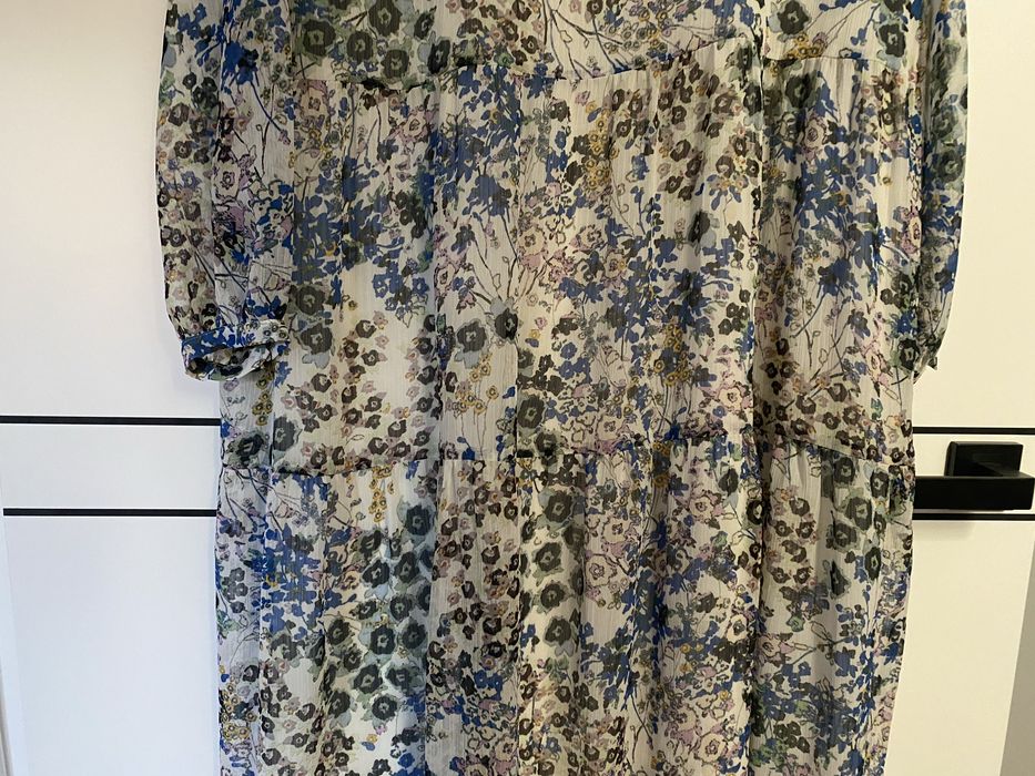 Sukienka z dlugim rekawem