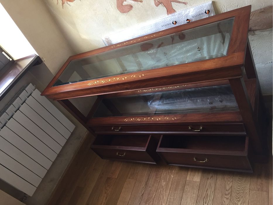 Тумба з палісандру (рожеве дерево)