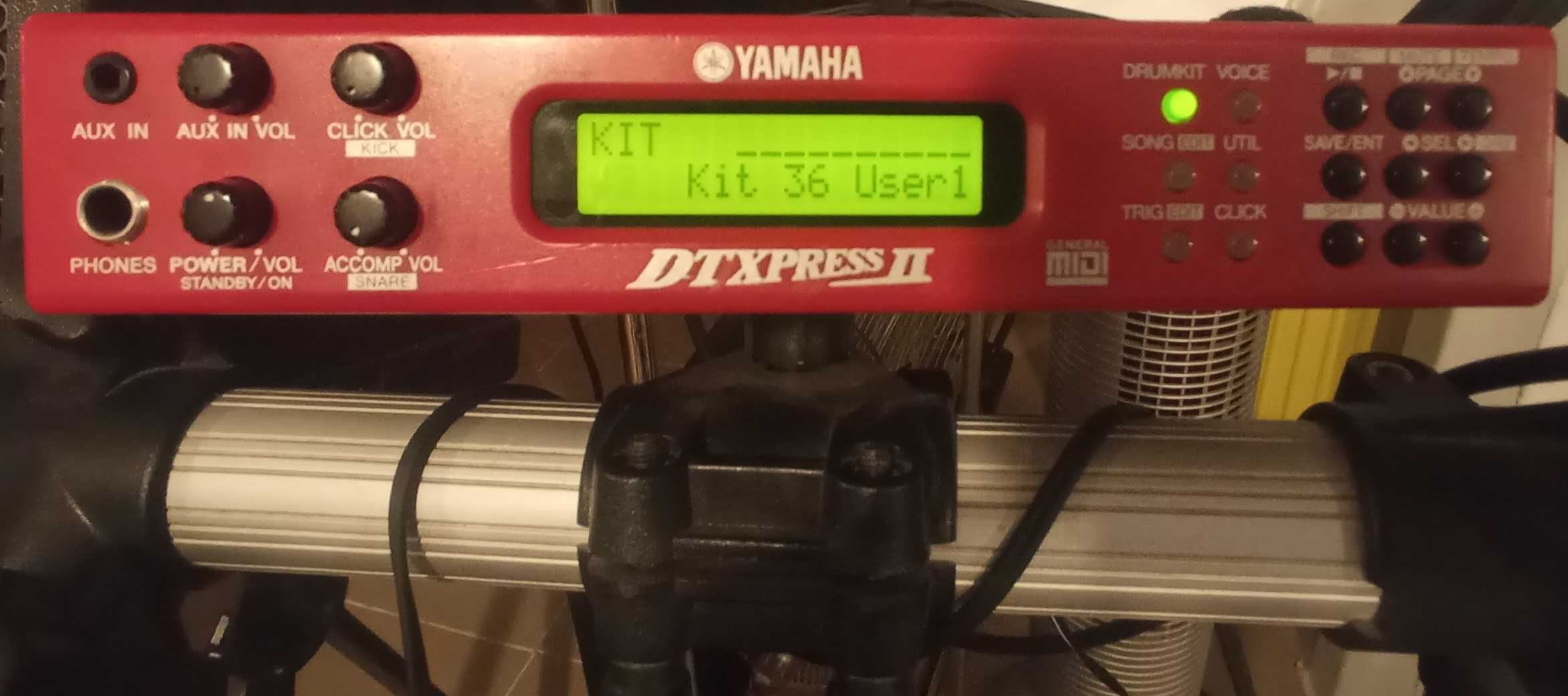 Bateria Yamaha DTXPRESS II Usada & Em bom Estado.