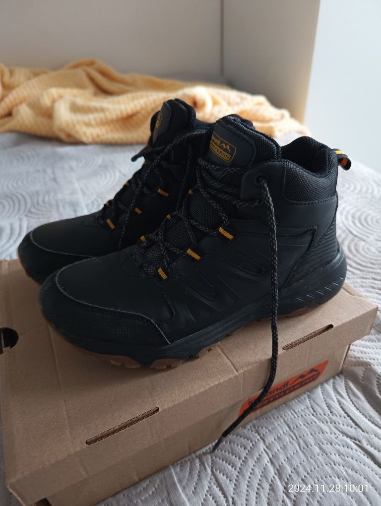 Zimowe buty z CCC, rozmiar 37, dla dziecka, młodzieżowe