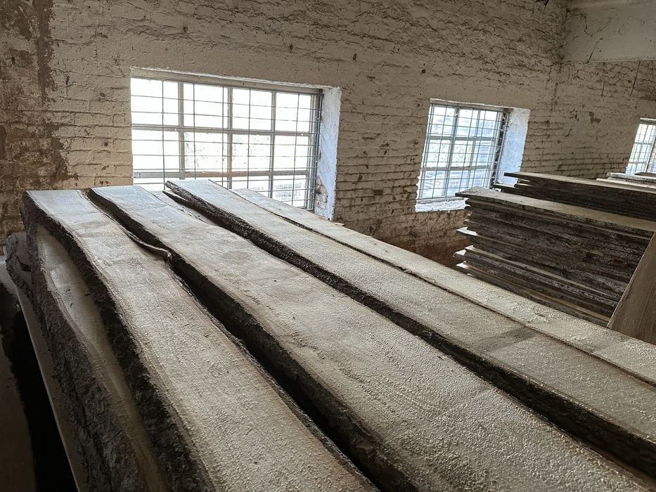 Дошка суха необрізна ясен дуб