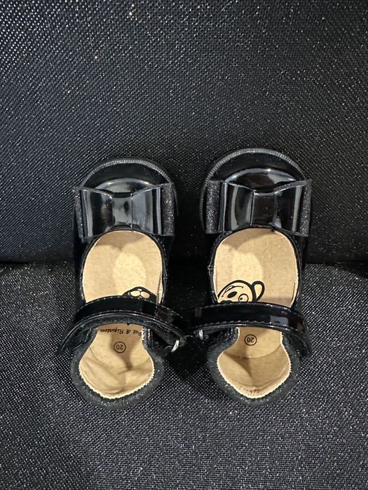 Sapatos Pretos Laço Pat & Ripaton Nº 20