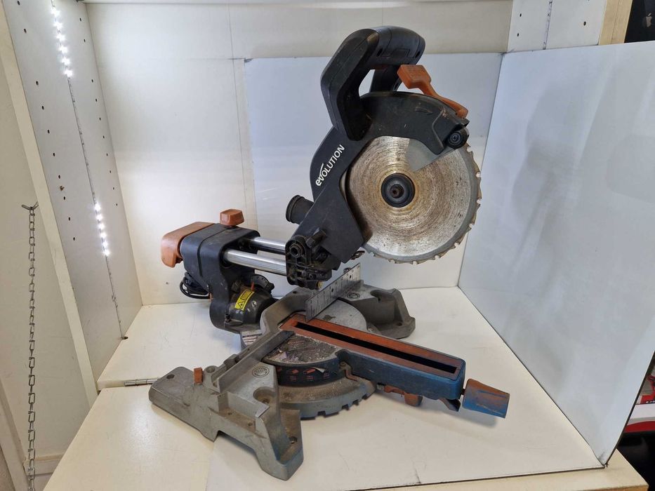 Ukośnica z posuwem Evolution 1500 W 210 mm R210 SMS