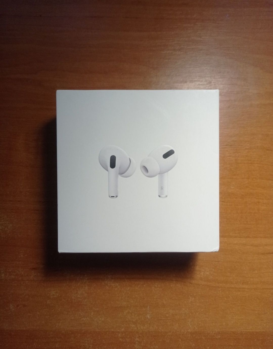 Коробка від Air Pods Pro