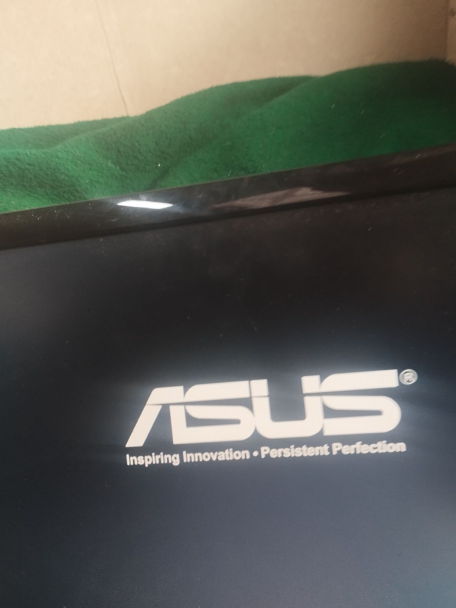 Monitor ASUS de 18.5 polegadas