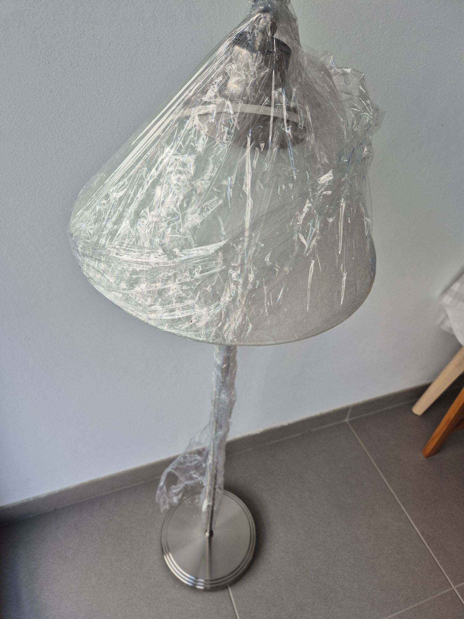 Candeeiro pé ikea