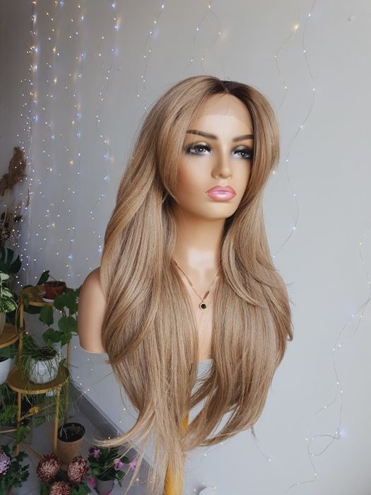 Długa peruka mix blond 3D lace front Kim naturalna fryzura