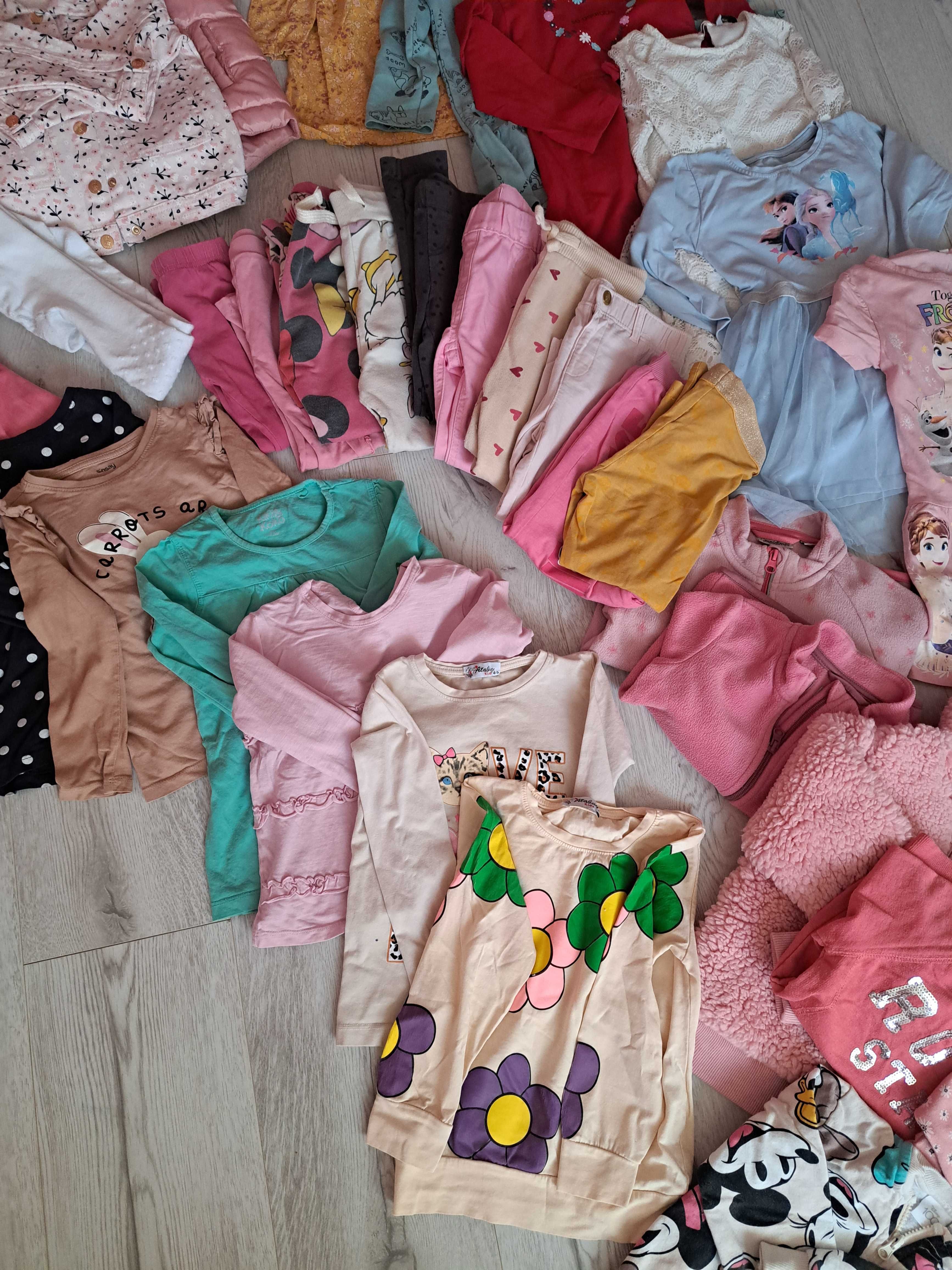 Paka ubranek dla dziewczynki 104 bluzy spodnie sukienki