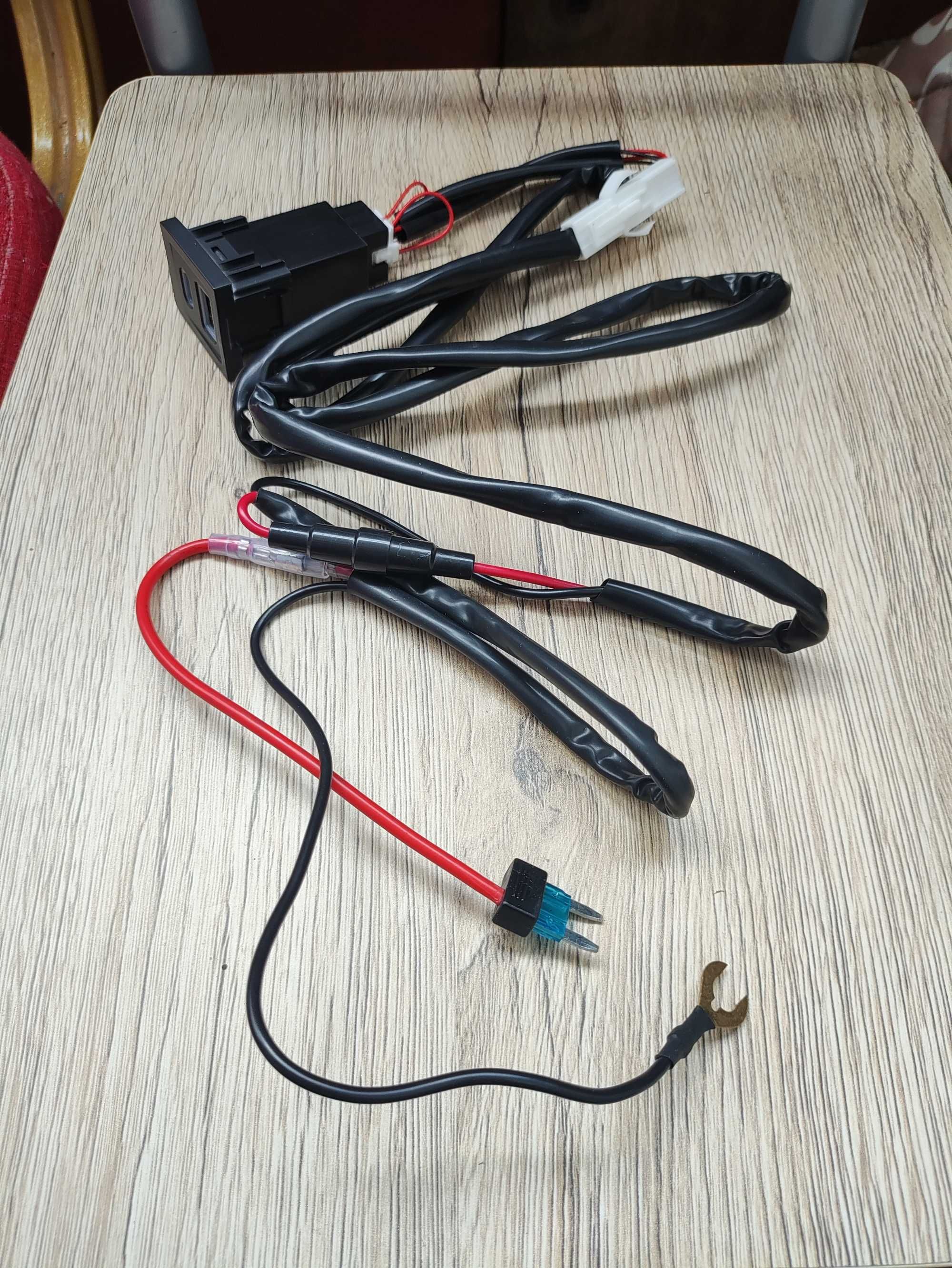 Ładowarka samochodowa Szybka QC3.0 Typ-c USB Adapter Gniazdo interfejs