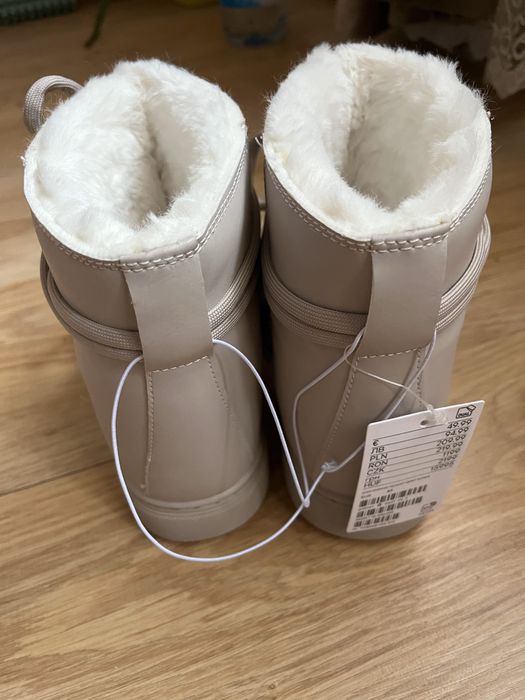 Нові чоботи уги  h&m