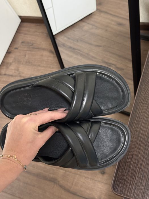 Тапочки шкіряні 39 розмір