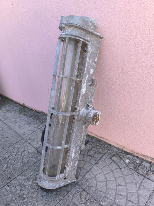 Candeeiro de convés de navio