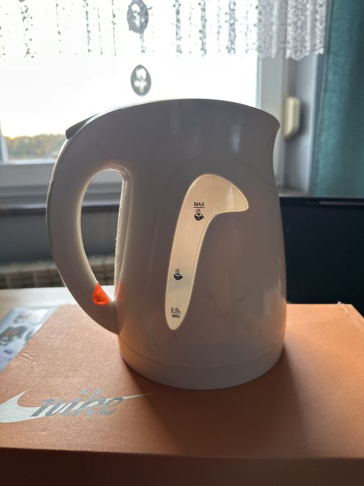 Czajnik stary bez ładowarki