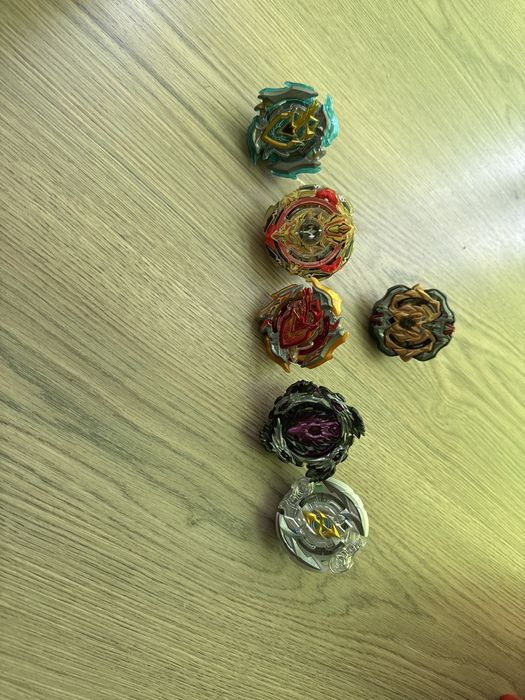 Takara tomy бейблейди