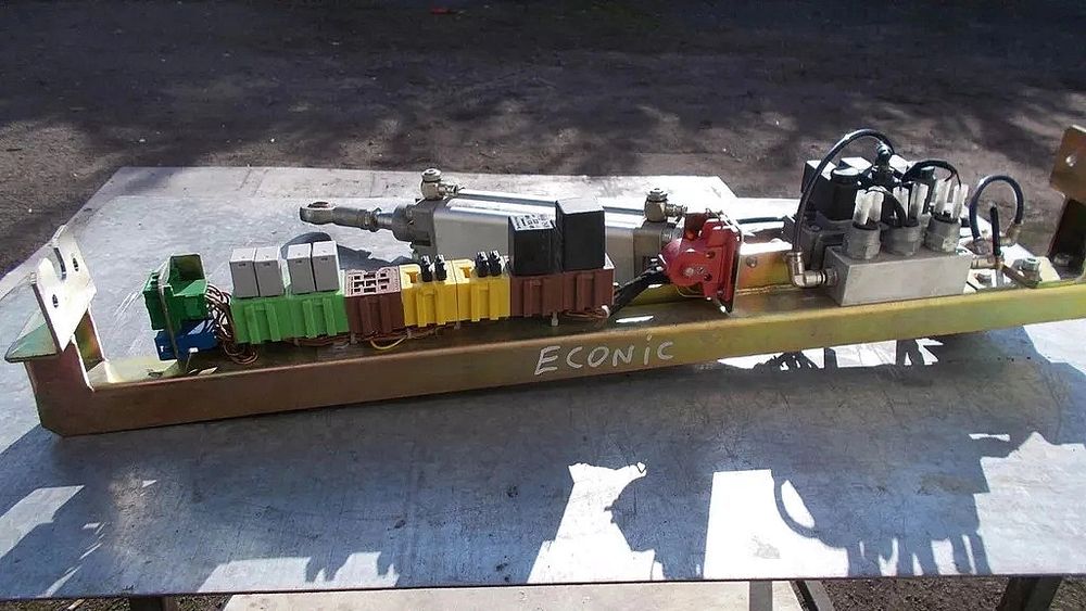 Siłownik Mechanizm Otwarcia Drzwi Mercedes Econic