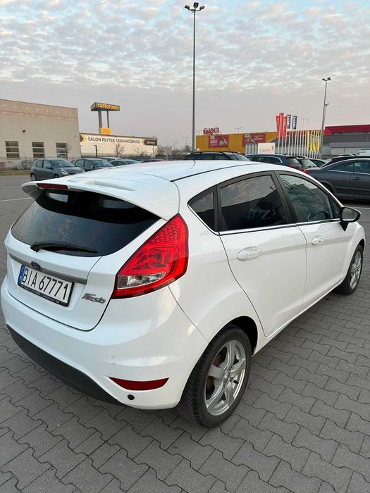 FORD FIESTA 1,6 Rok 2009