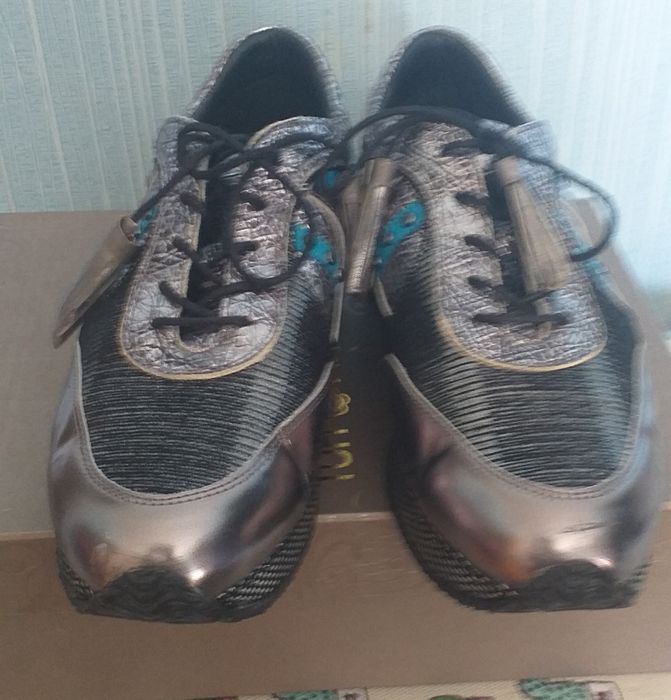 Женские кожаные кроссовки