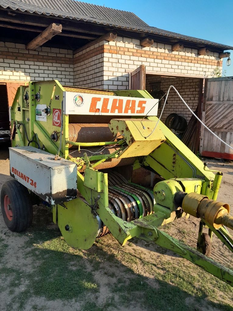 Прес-підбирач Claas Rollant 34Клас роланд 34