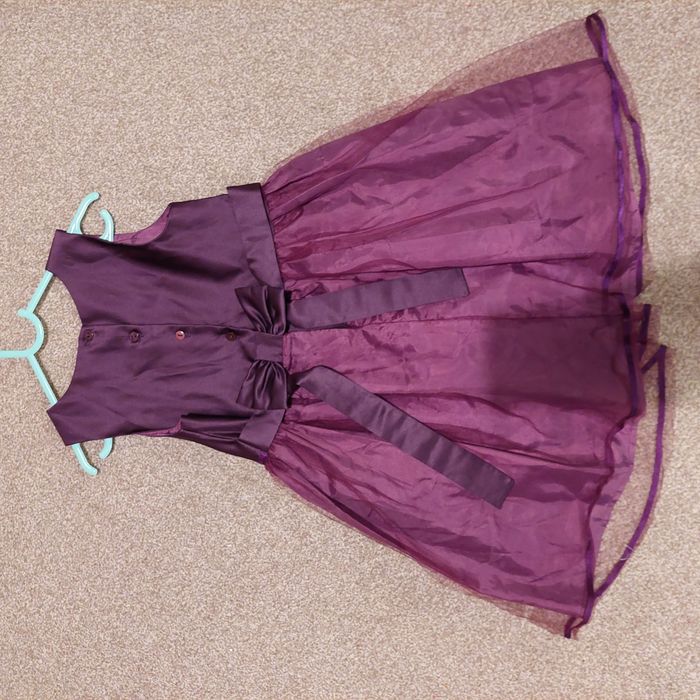 Elegancka bordowa sukienka 122-128