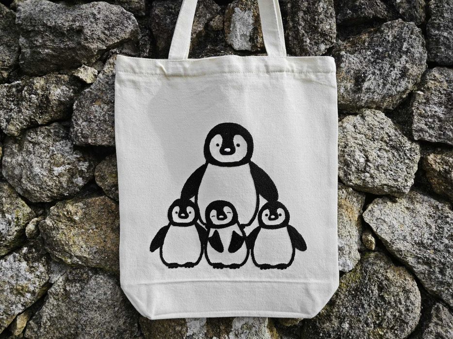 Tote bags bordados à mão