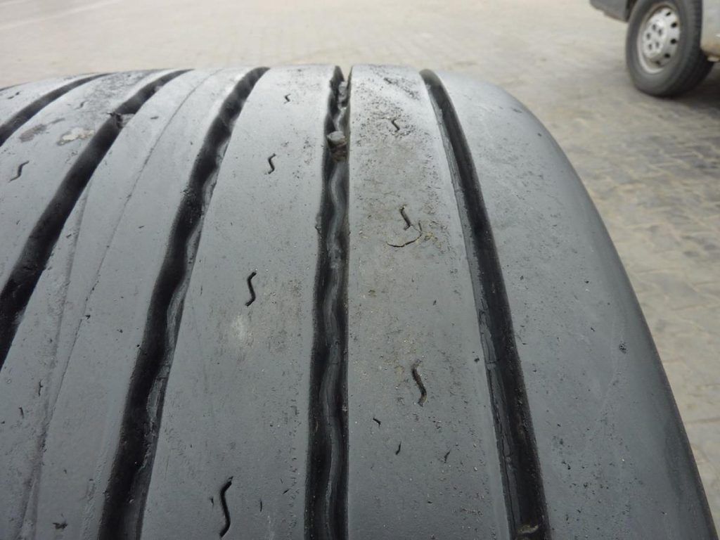 Opona używana ciężarowa 435/50R19.5 KUMHO KLT03; 680zł C2223