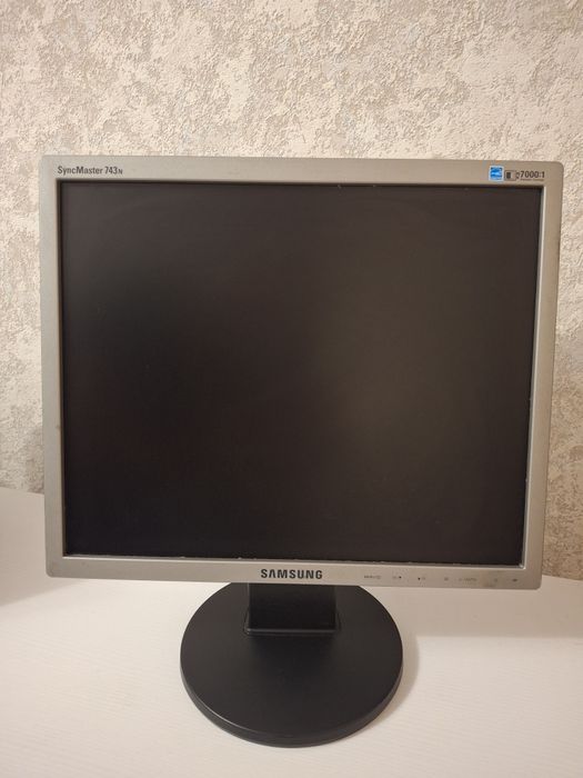 Монитор samsung-syncmaster-743n 17"