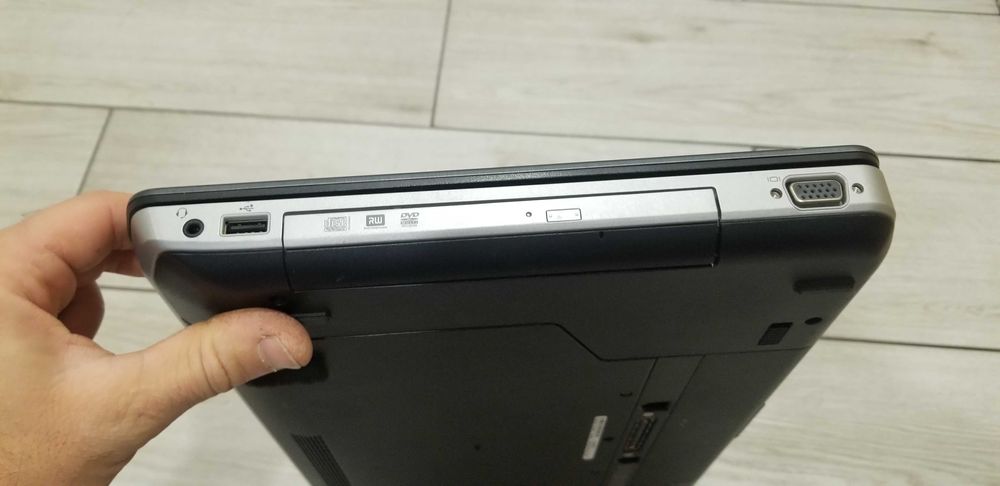 Dell Latitude E 5520 I3-2330m/ 4Gb/500 Hdd/15,6