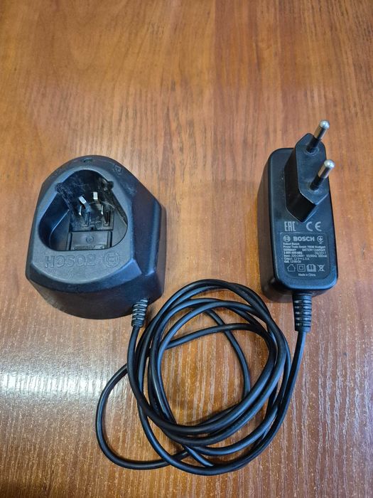 Зарядний пристрій Bosch GAL 1210 CV
