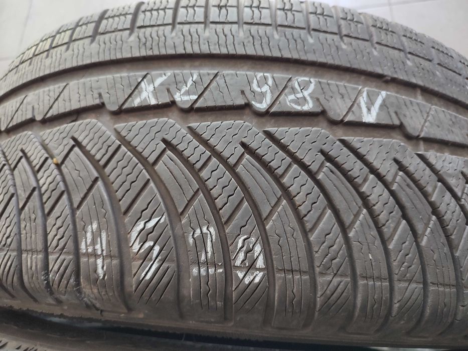 opony 235/45-18 PA 4  98V XL Michelin Pilot Alpin 4