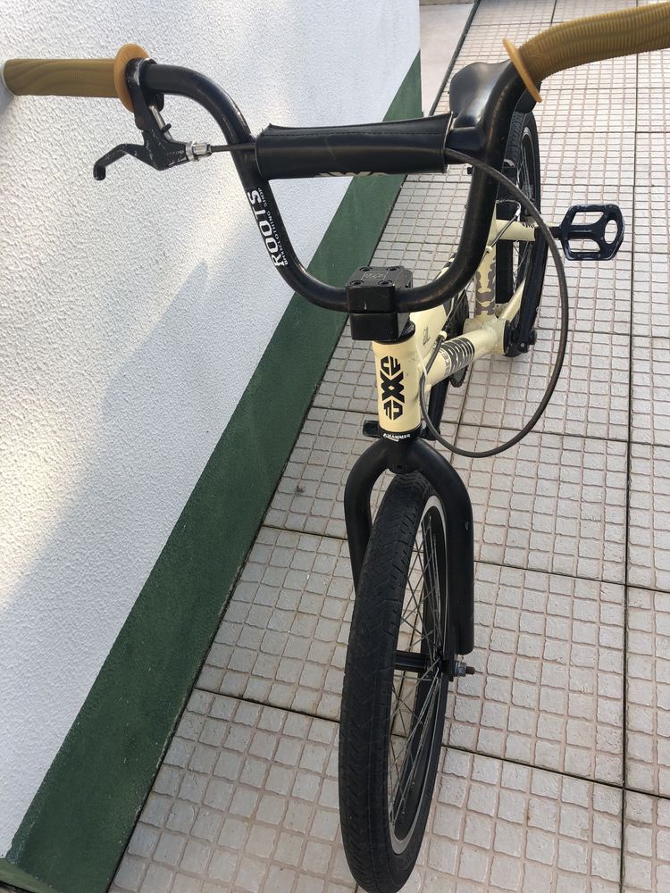 Bicicleta BMX usada