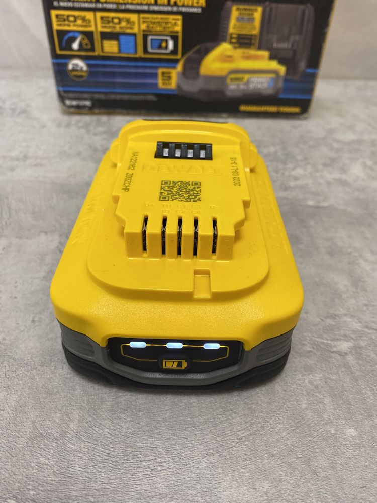 зарядні пристрої DeWALT 220v Батареї 2Ah 5Ah 8Ah Powerstack