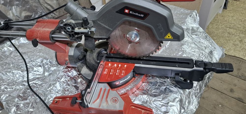 Торцовочна пила Einhel ТЕ-SM 10L Dual