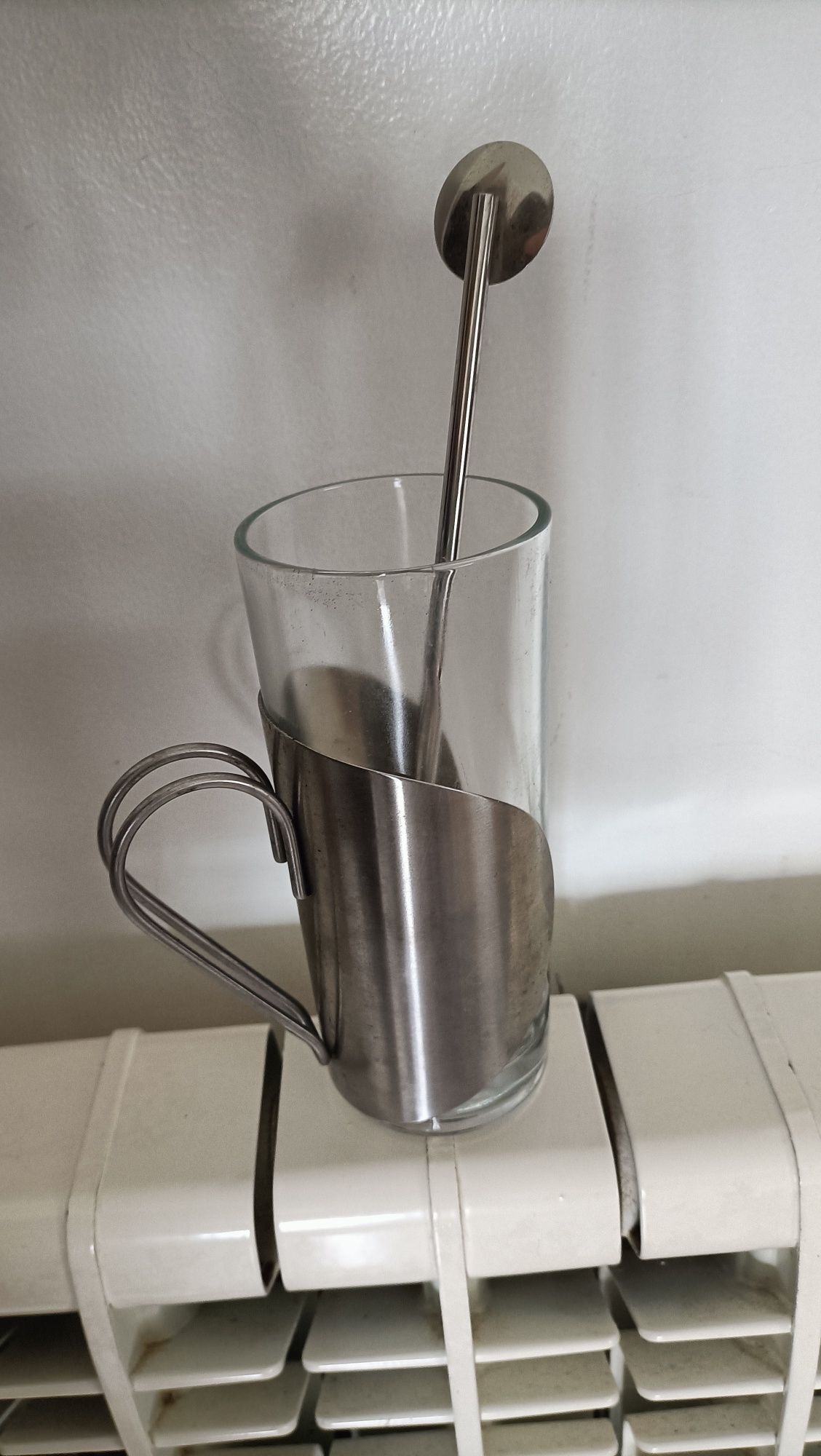 Copos com pega para agarrar,em vidro e inox