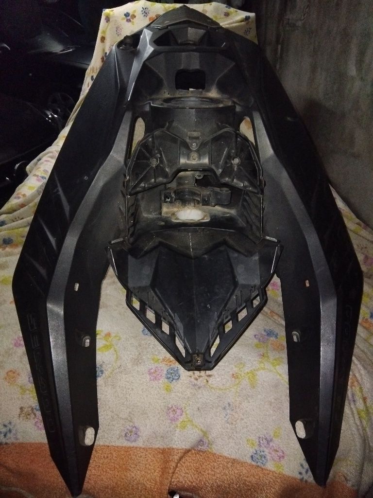 Plástico central seadoo spark