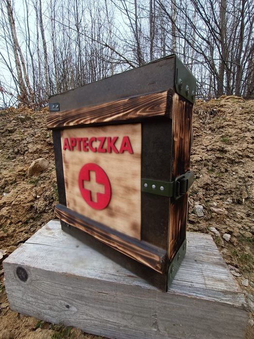 Apteczka na alkohol, skrzynia po amunicji na butelki