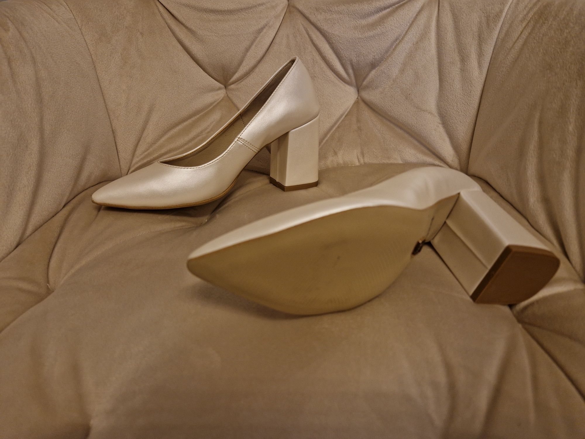 Buty ślubne BRILU - perłowe czułenka - rozmiar 34