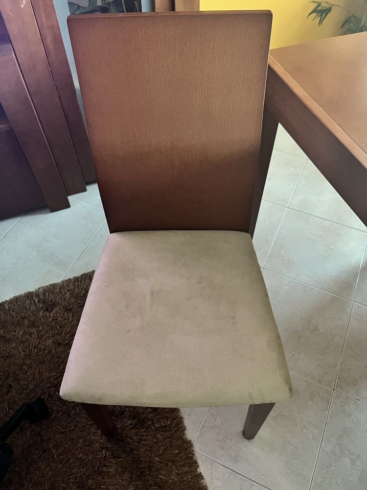 Mesa Extensível Cerejeira + 4 cadeiras